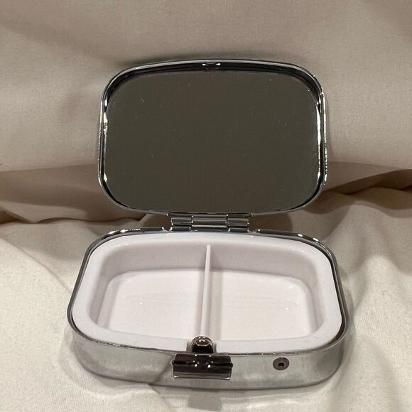 Black Cat Travel Pill Box 2 Compartment Decorative Medicine Case Metal NEW - Picture 4 of 4